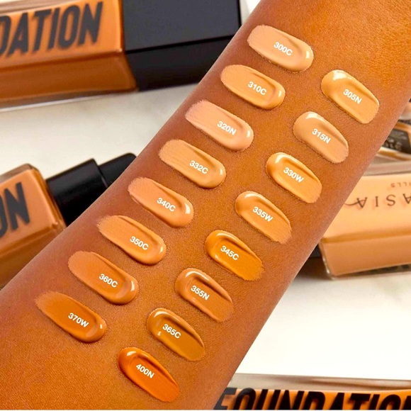 Anastasia Luminous Foundation - Picture 6 of 8